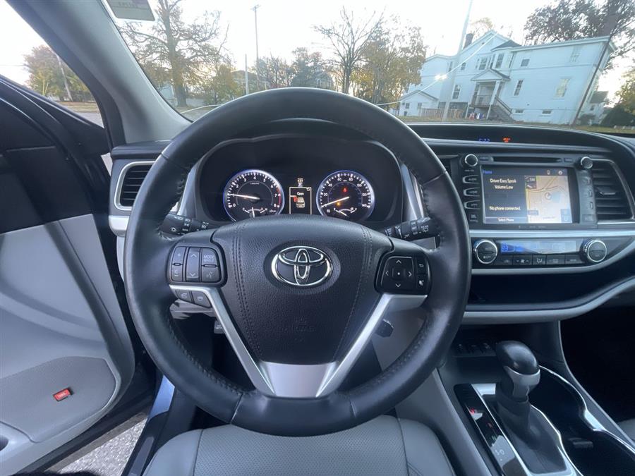 Used Toyota Highlander AWD 4dr V6 Limited (Natl) 2016 | Wiz Leasing Inc. Stratford, Connecticut Used Toyota Highlander AWD 4dr V6 Limited (Natl) 2016 | Wiz Leasing Inc. Stratford, Connecticut