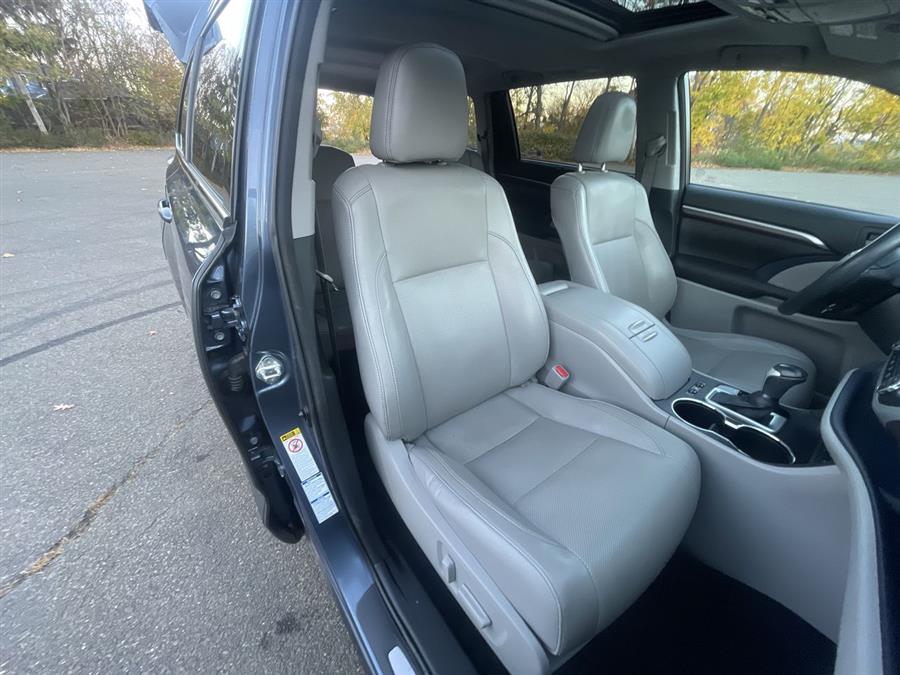 Used Toyota Highlander AWD 4dr V6 Limited (Natl) 2016 | Wiz Leasing Inc. Stratford, Connecticut Used Toyota Highlander AWD 4dr V6 Limited (Natl) 2016 | Wiz Leasing Inc. Stratford, Connecticut