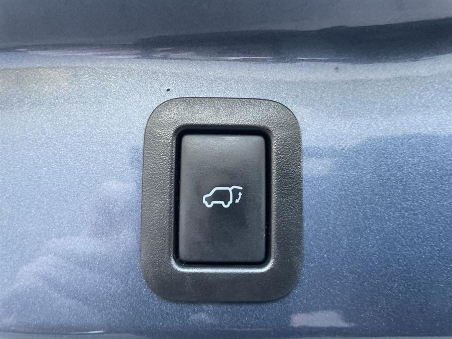 Used Toyota Highlander AWD 4dr V6 Limited (Natl) 2016 | Wiz Leasing Inc. Stratford, Connecticut Used Toyota Highlander AWD 4dr V6 Limited (Natl) 2016 | Wiz Leasing Inc. Stratford, Connecticut
