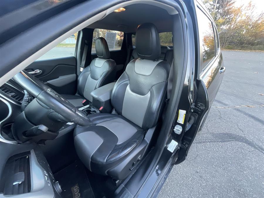 Used Jeep Cherokee 4WD 4dr Limited 2014 | Wiz Leasing Inc. Stratford, Connecticut Used Jeep Cherokee 4WD 4dr Limited 2014 | Wiz Leasing Inc. Stratford, Connecticut