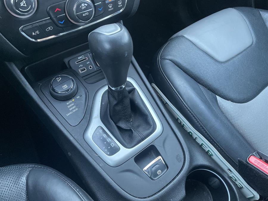 Used Jeep Cherokee 4WD 4dr Limited 2014 | Wiz Leasing Inc. Stratford, Connecticut Used Jeep Cherokee 4WD 4dr Limited 2014 | Wiz Leasing Inc. Stratford, Connecticut