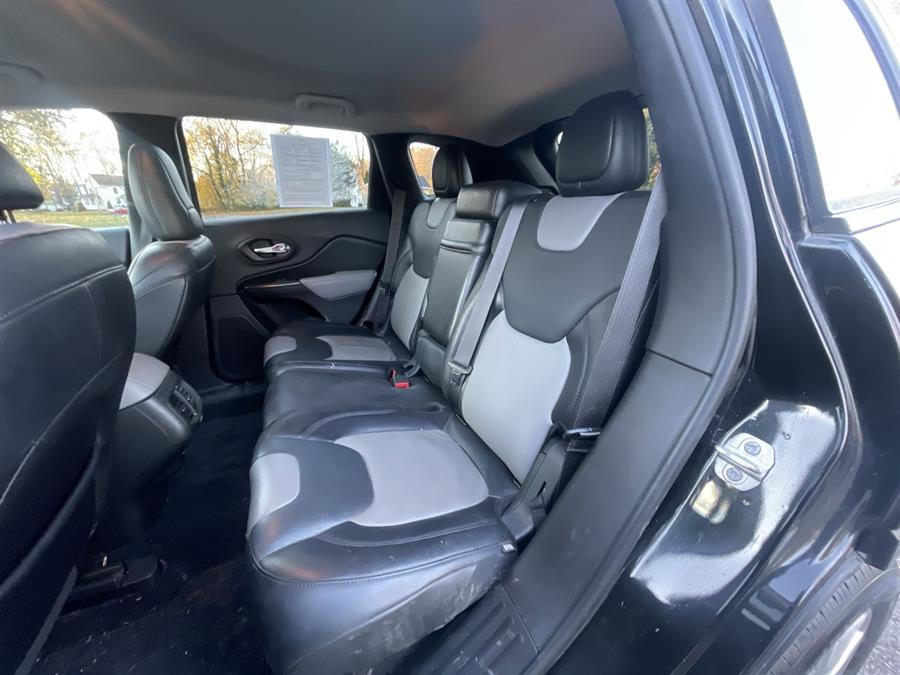 Used Jeep Cherokee 4WD 4dr Limited 2014 | Wiz Leasing Inc. Stratford, Connecticut Used Jeep Cherokee 4WD 4dr Limited 2014 | Wiz Leasing Inc. Stratford, Connecticut