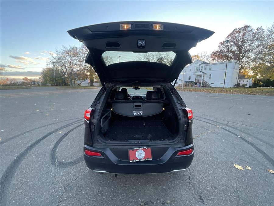 Used Jeep Cherokee 4WD 4dr Limited 2014 | Wiz Leasing Inc. Stratford, Connecticut Used Jeep Cherokee 4WD 4dr Limited 2014 | Wiz Leasing Inc. Stratford, Connecticut