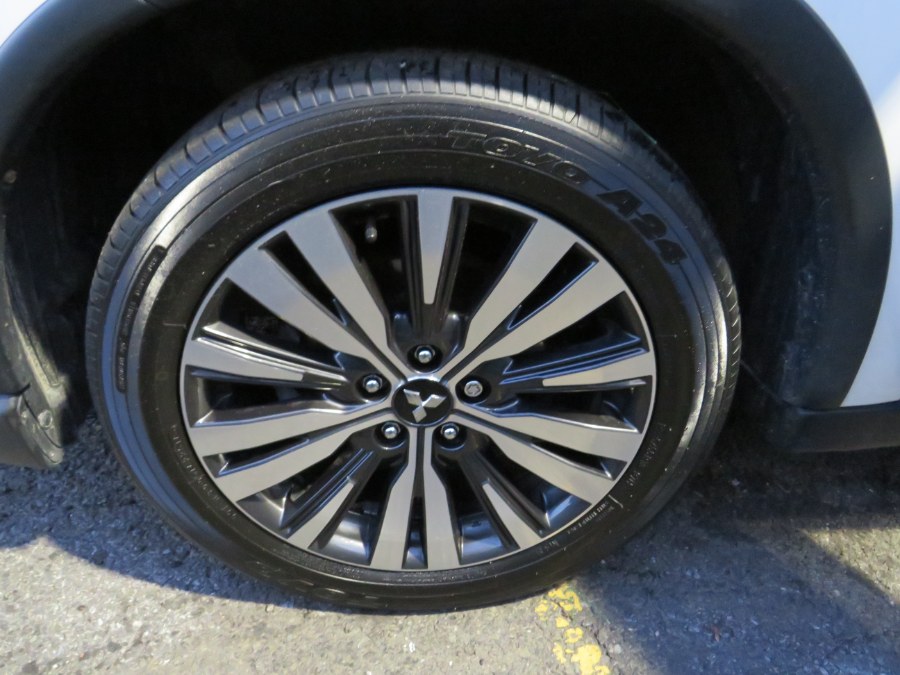 2019 Mitsubishi Outlander SEL AWC, available for sale in Middle Village, New York | Road Masters II INC. Middle Village, New York 2019 Mitsubishi Outlander SEL AWC, available for sale in Middle Village, New York | Road Masters II INC. Middle Village, New York