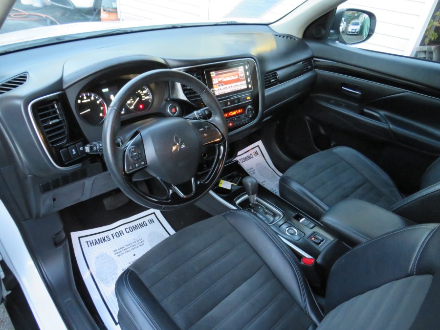 2019 Mitsubishi Outlander SEL AWC, available for sale in Middle Village, New York | Road Masters II INC. Middle Village, New York 2019 Mitsubishi Outlander SEL AWC, available for sale in Middle Village, New York | Road Masters II INC. Middle Village, New York