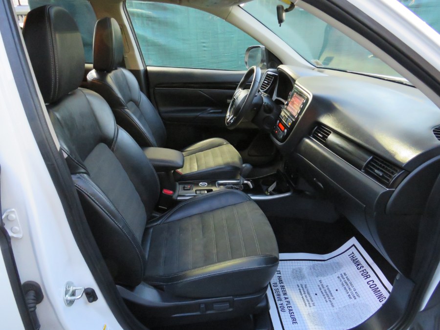 2019 Mitsubishi Outlander SEL AWC, available for sale in Middle Village, New York | Road Masters II INC. Middle Village, New York 2019 Mitsubishi Outlander SEL AWC, available for sale in Middle Village, New York | Road Masters II INC. Middle Village, New York