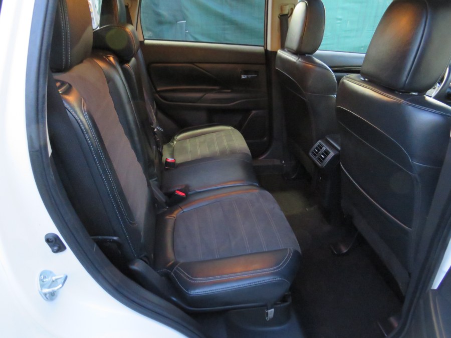 2019 Mitsubishi Outlander SEL AWC, available for sale in Middle Village, New York | Road Masters II INC. Middle Village, New York 2019 Mitsubishi Outlander SEL AWC, available for sale in Middle Village, New York | Road Masters II INC. Middle Village, New York