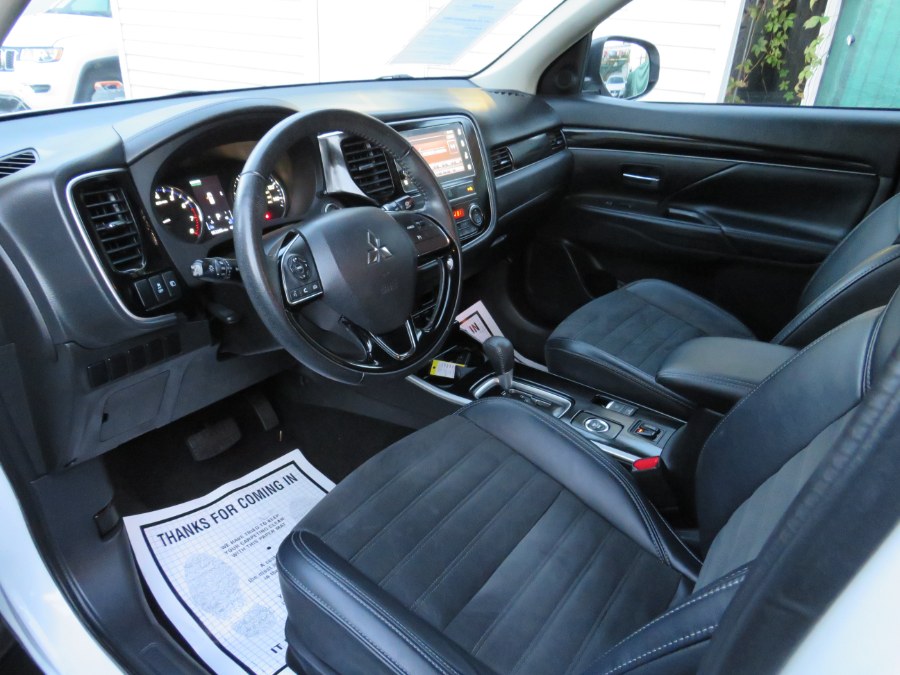 2019 Mitsubishi Outlander SEL AWC, available for sale in Middle Village, New York | Road Masters II INC. Middle Village, New York 2019 Mitsubishi Outlander SEL AWC, available for sale in Middle Village, New York | Road Masters II INC. Middle Village, New York