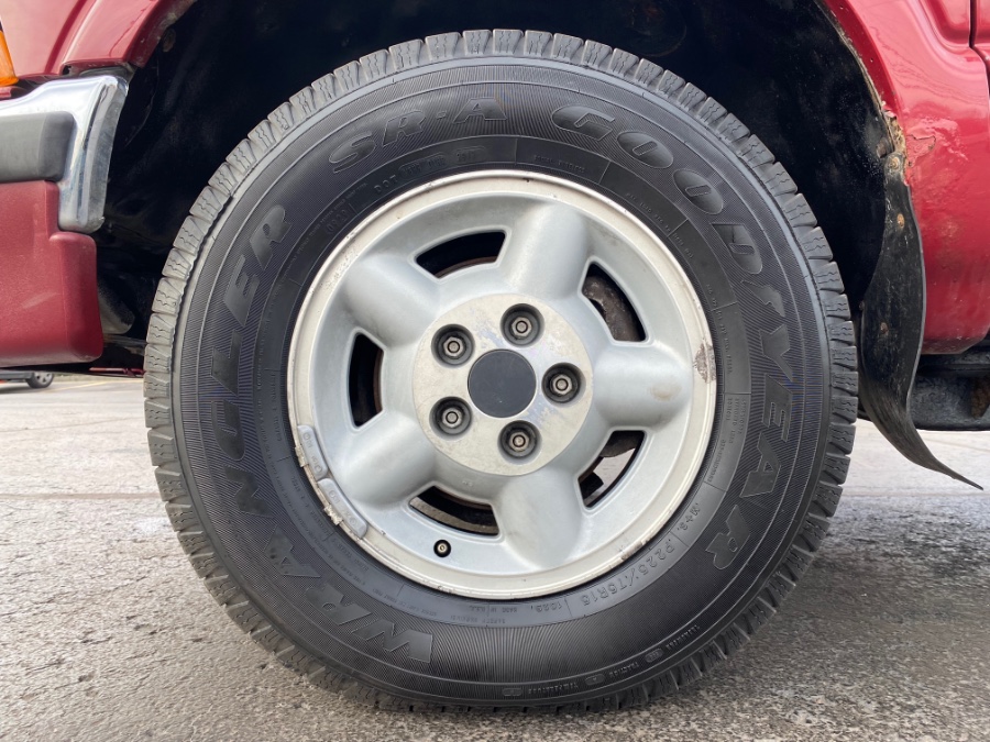 Used Chevrolet S-10 Crew Cab 123" WB 4WD LS 2002 | Marsh Auto Sales LLC. Ortonville, Michigan Used Chevrolet S-10 Crew Cab 123" WB 4WD LS 2002 | Marsh Auto Sales LLC. Ortonville, Michigan