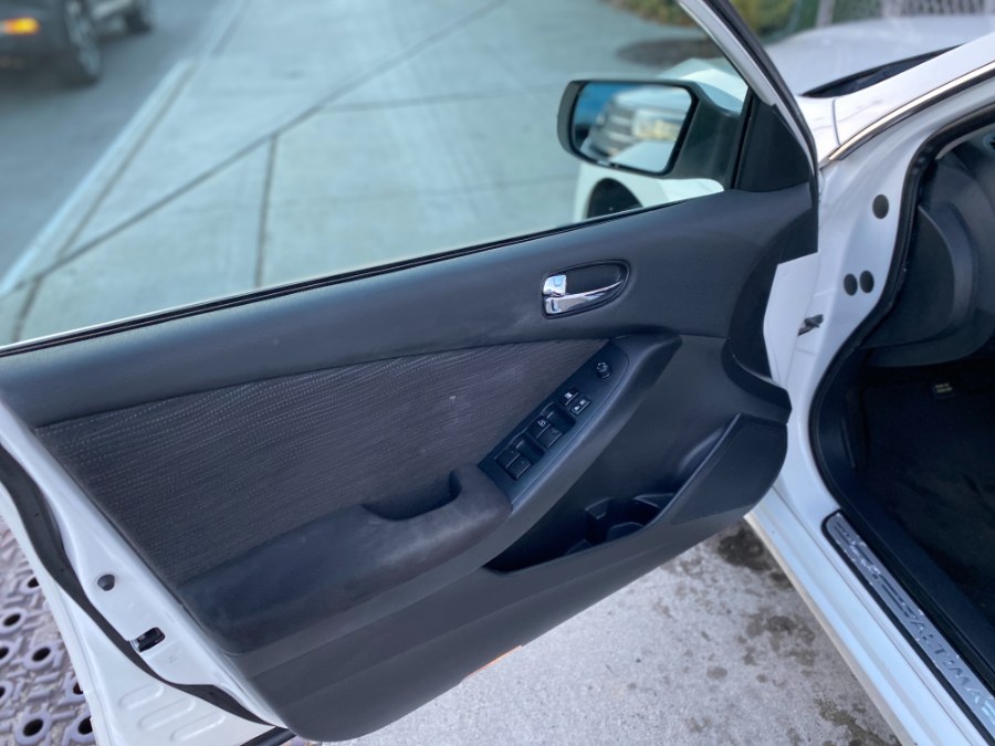 2012 Nissan Altima 4dr Sdn I4 CVT 2.5 S, available for sale in Middle Village, New York | Middle Village Motors . Middle Village, New York 2012 Nissan Altima 4dr Sdn I4 CVT 2.5 S, available for sale in Middle Village, New York | Middle Village Motors . Middle Village, New York