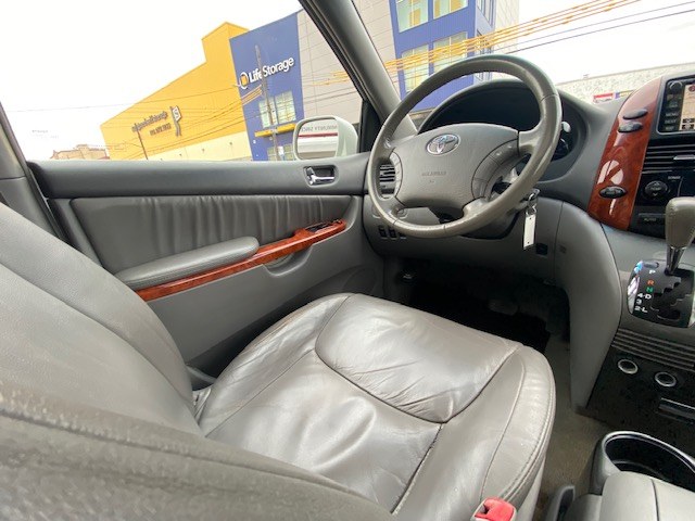 Used Toyota Sienna 5dr 7-Pass Van XLE FWD (Natl) 2010 | Wide World Inc. Brooklyn, New York Used Toyota Sienna 5dr 7-Pass Van XLE FWD (Natl) 2010 | Wide World Inc. Brooklyn, New York
