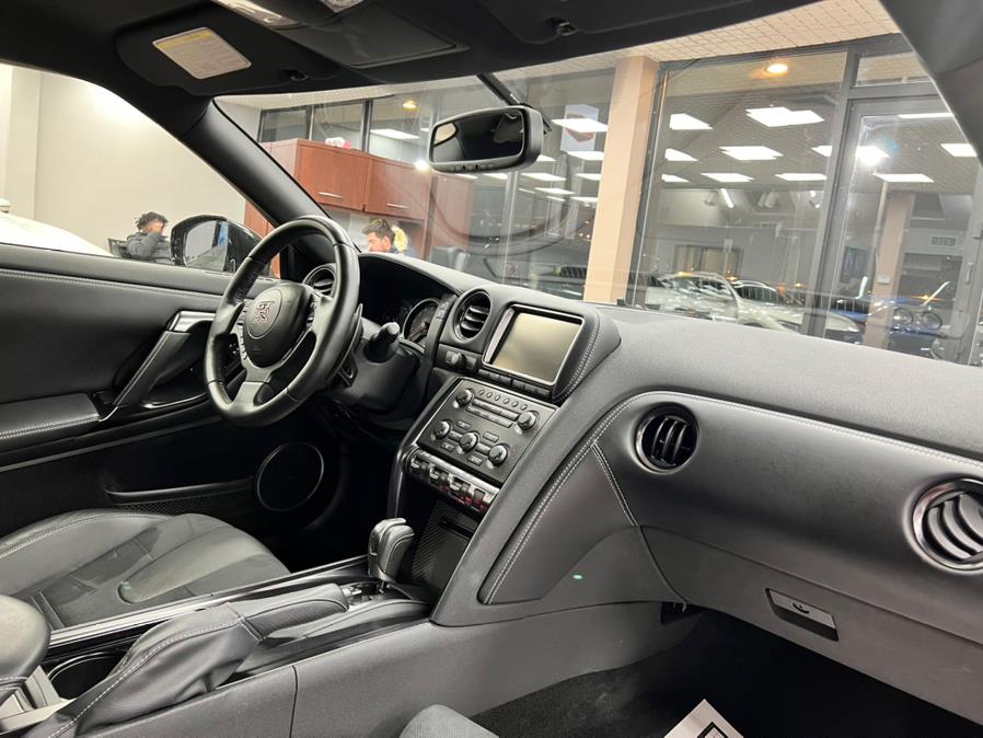 Used Nissan GT-R 2dr Cpe Premium 2016 | Power Motors East. Massapequa Park, New York Used Nissan GT-R 2dr Cpe Premium 2016 | Power Motors East. Massapequa Park, New York