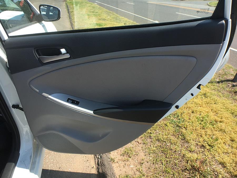 Used Hyundai Accent 5dr HB Auto SE 2016 | Smart Buy Auto Sales, LLC. Wallingford, Connecticut Used Hyundai Accent 5dr HB Auto SE 2016 | Smart Buy Auto Sales, LLC. Wallingford, Connecticut