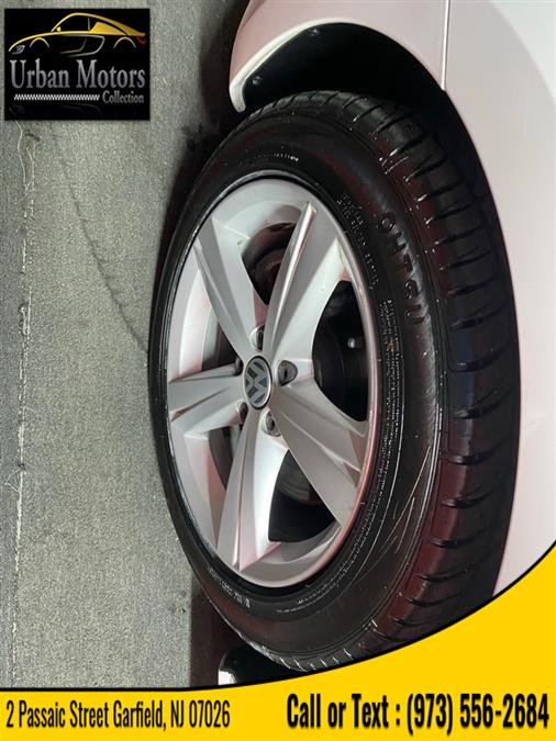 Used Volkswagen Passat SE w/Sunroof 2013 | Urban Motors Collection. Garfield, New Jersey Used Volkswagen Passat SE w/Sunroof 2013 | Urban Motors Collection. Garfield, New Jersey
