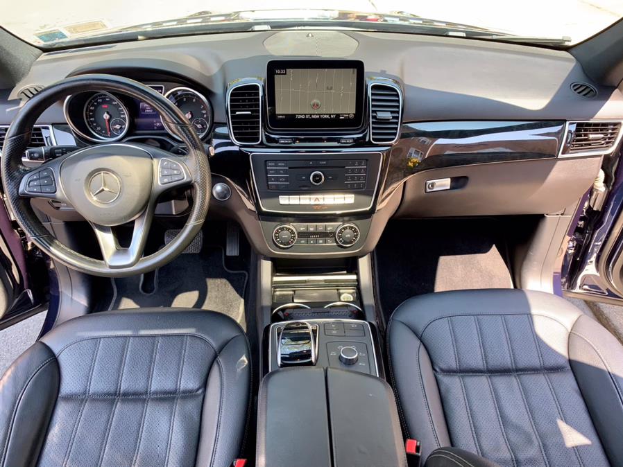 Used Hyundai Veloster 3dr Cpe Man w/Black Int 2013 | Car Valley Group. Jersey City, New Jersey Used Hyundai Veloster 3dr Cpe Man w/Black Int 2013 | Car Valley Group. Jersey City, New Jersey