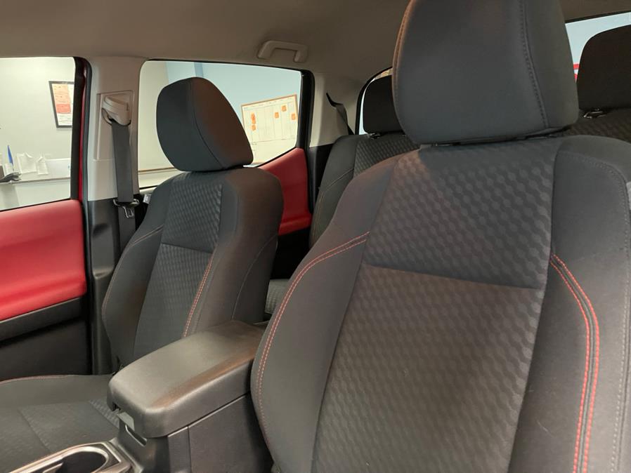 Used Toyota Tacoma 4WD SR5 Double Cab 5'' Bed V6 AT (Natl) 2020 | 5 Towns Drive. Inwood, New York Used Toyota Tacoma 4WD SR5 Double Cab 5'' Bed V6 AT (Natl) 2020 | 5 Towns Drive. Inwood, New York