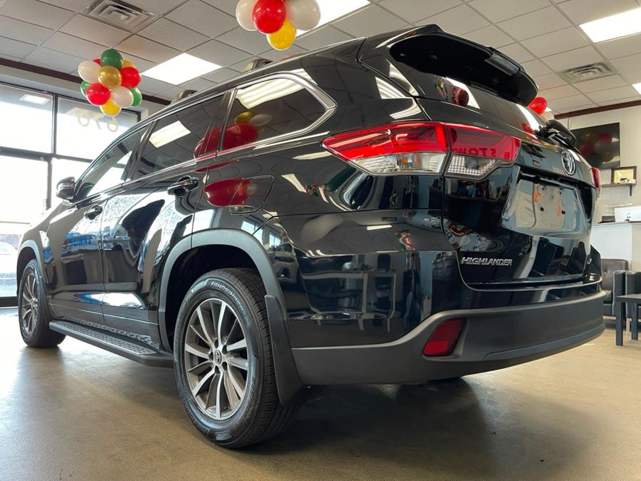 2018 Toyota Highlander XLE V6 FWD (Natl), available for sale in Inwood, New York | 5 Towns Drive. Inwood, New York 2018 Toyota Highlander XLE V6 FWD (Natl), available for sale in Inwood, New York | 5 Towns Drive. Inwood, New York