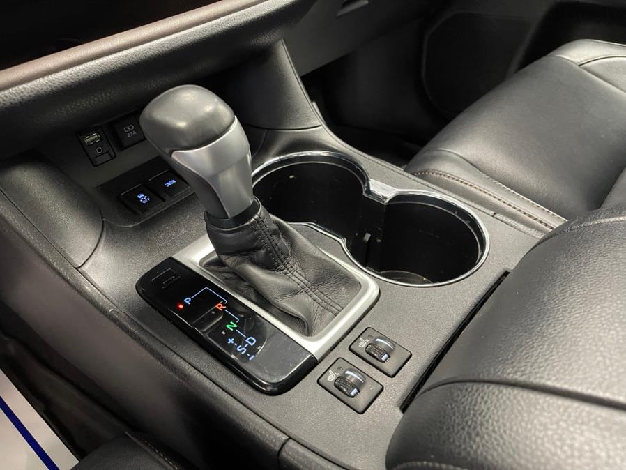 2018 Toyota Highlander XLE V6 FWD (Natl), available for sale in Inwood, New York | 5 Towns Drive. Inwood, New York 2018 Toyota Highlander XLE V6 FWD (Natl), available for sale in Inwood, New York | 5 Towns Drive. Inwood, New York