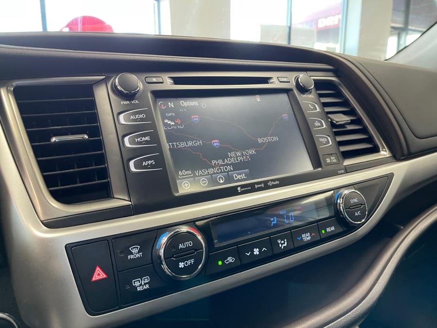 2018 Toyota Highlander XLE V6 FWD (Natl), available for sale in Inwood, New York | 5 Towns Drive. Inwood, New York 2018 Toyota Highlander XLE V6 FWD (Natl), available for sale in Inwood, New York | 5 Towns Drive. Inwood, New York