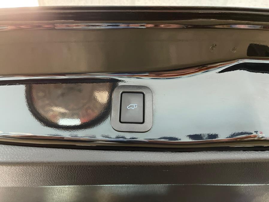 2018 Toyota Highlander XLE V6 FWD (Natl), available for sale in Inwood, New York | 5 Towns Drive. Inwood, New York 2018 Toyota Highlander XLE V6 FWD (Natl), available for sale in Inwood, New York | 5 Towns Drive. Inwood, New York