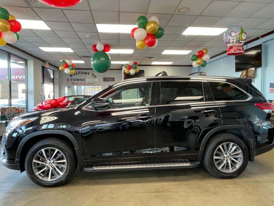 2018 Toyota Highlander XLE V6 FWD (Natl), available for sale in Inwood, New York | 5 Towns Drive. Inwood, New York 2018 Toyota Highlander XLE V6 FWD (Natl), available for sale in Inwood, New York | 5 Towns Drive. Inwood, New York