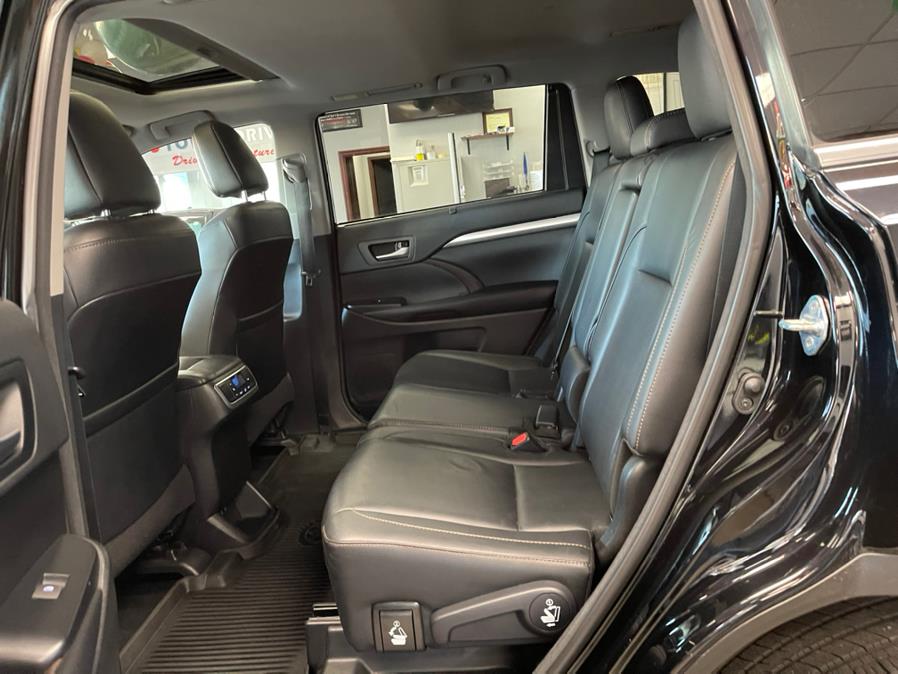 2018 Toyota Highlander XLE V6 FWD (Natl), available for sale in Inwood, New York | 5 Towns Drive. Inwood, New York 2018 Toyota Highlander XLE V6 FWD (Natl), available for sale in Inwood, New York | 5 Towns Drive. Inwood, New York