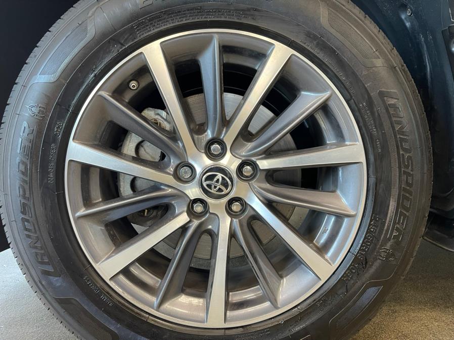 2018 Toyota Highlander XLE V6 FWD (Natl), available for sale in Inwood, New York | 5 Towns Drive. Inwood, New York 2018 Toyota Highlander XLE V6 FWD (Natl), available for sale in Inwood, New York | 5 Towns Drive. Inwood, New York