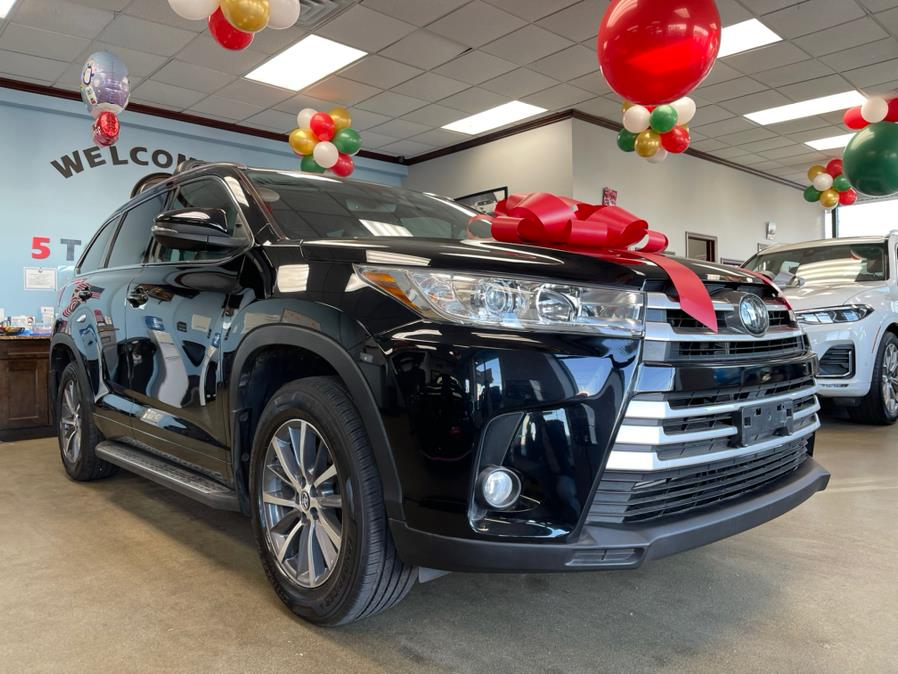 2018 Toyota Highlander XLE V6 FWD (Natl), available for sale in Inwood, New York | 5 Towns Drive. Inwood, New York 2018 Toyota Highlander XLE V6 FWD (Natl), available for sale in Inwood, New York | 5 Towns Drive. Inwood, New York