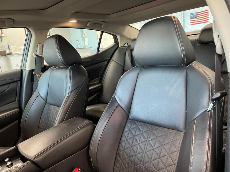 2018 Nissan Maxima Platinum 3.5L, available for sale in Inwood, New York | 5 Towns Drive. Inwood, New York 2018 Nissan Maxima Platinum 3.5L, available for sale in Inwood, New York | 5 Towns Drive. Inwood, New York