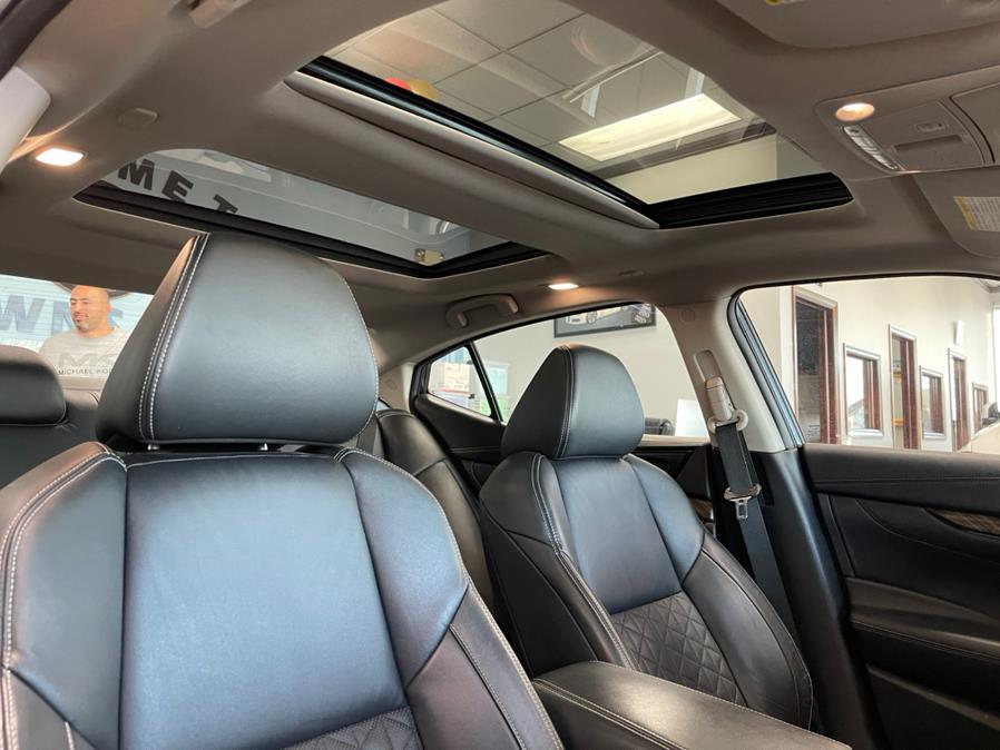 2018 Nissan Maxima Platinum 3.5L, available for sale in Inwood, New York | 5 Towns Drive. Inwood, New York 2018 Nissan Maxima Platinum 3.5L, available for sale in Inwood, New York | 5 Towns Drive. Inwood, New York