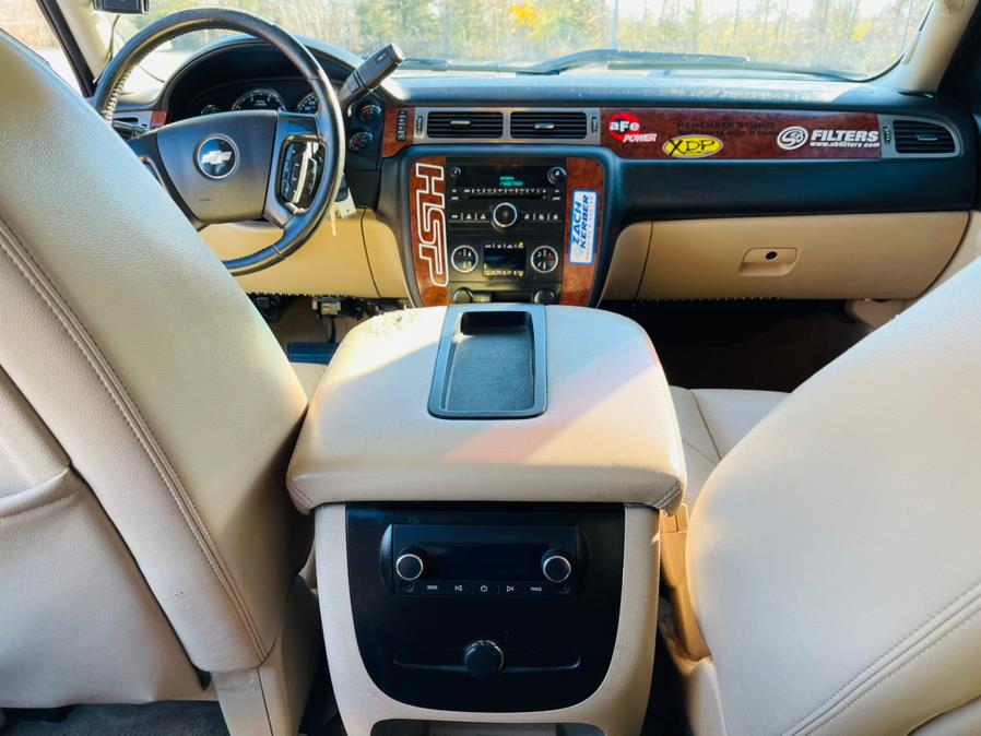 Used Chevrolet Silverado 2500HD 4WD Crew Cab 153" LTZ 2008 | Supreme Automotive. New Britain, Connecticut Used Chevrolet Silverado 2500HD 4WD Crew Cab 153" LTZ 2008 | Supreme Automotive. New Britain, Connecticut