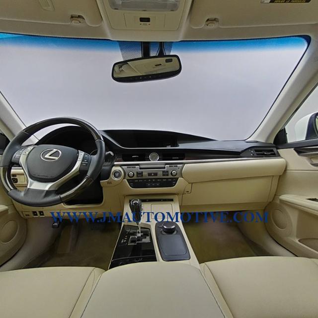 Used Lexus Es 350 4dr Sdn 2013 | J&M Automotive Sls&Svc LLC. Naugatuck, Connecticut Used Lexus Es 350 4dr Sdn 2013 | J&M Automotive Sls&Svc LLC. Naugatuck, Connecticut