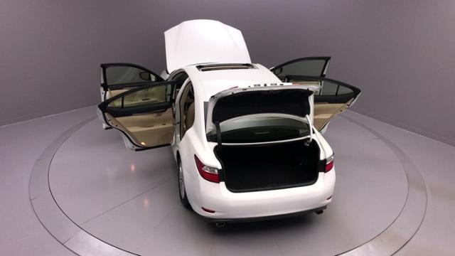 Used Lexus Es 350 4dr Sdn 2013 | J&M Automotive Sls&Svc LLC. Naugatuck, Connecticut Used Lexus Es 350 4dr Sdn 2013 | J&M Automotive Sls&Svc LLC. Naugatuck, Connecticut