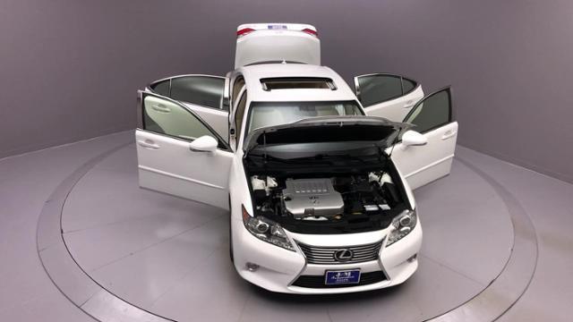 Used Lexus Es 350 4dr Sdn 2013 | J&M Automotive Sls&Svc LLC. Naugatuck, Connecticut Used Lexus Es 350 4dr Sdn 2013 | J&M Automotive Sls&Svc LLC. Naugatuck, Connecticut