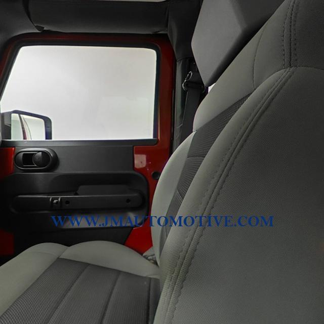 2009 Jeep Wrangler 4WD 2dr X, available for sale in Naugatuck, Connecticut | J&M Automotive Sls&Svc LLC. Naugatuck, Connecticut 2009 Jeep Wrangler 4WD 2dr X, available for sale in Naugatuck, Connecticut | J&M Automotive Sls&Svc LLC. Naugatuck, Connecticut