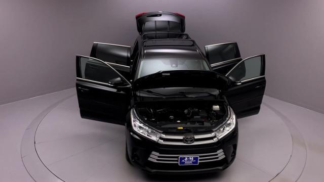 Used Toyota Highlander LE V6 AWD 2018 | J&M Automotive Sls&Svc LLC. Naugatuck, Connecticut Used Toyota Highlander LE V6 AWD 2018 | J&M Automotive Sls&Svc LLC. Naugatuck, Connecticut