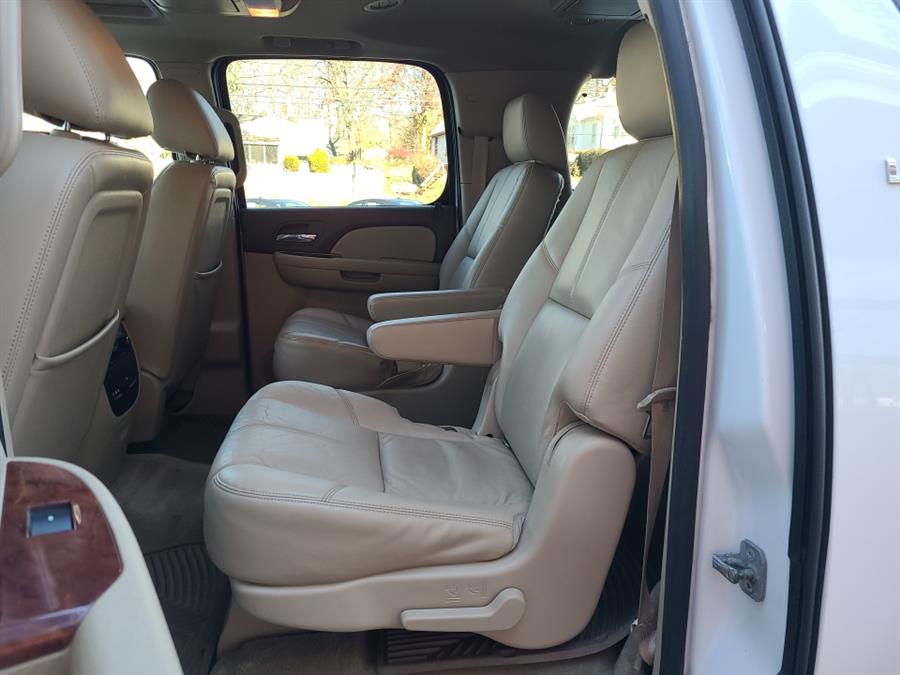 2012 Chevrolet Suburban 4WD 4dr 1500 LT, available for sale in Waterbury, Connecticut | National Auto Brokers, Inc.. Waterbury, Connecticut 2012 Chevrolet Suburban 4WD 4dr 1500 LT, available for sale in Waterbury, Connecticut | National Auto Brokers, Inc.. Waterbury, Connecticut