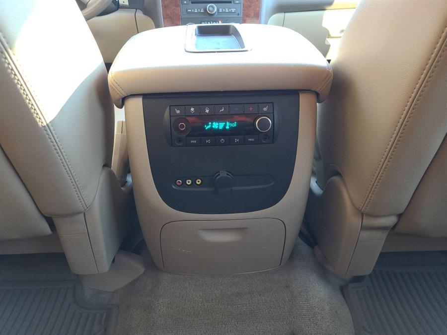 2012 Chevrolet Suburban 4WD 4dr 1500 LT, available for sale in Waterbury, Connecticut | National Auto Brokers, Inc.. Waterbury, Connecticut 2012 Chevrolet Suburban 4WD 4dr 1500 LT, available for sale in Waterbury, Connecticut | National Auto Brokers, Inc.. Waterbury, Connecticut