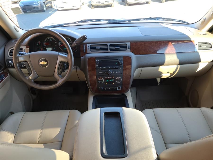2012 Chevrolet Suburban 4WD 4dr 1500 LT, available for sale in Waterbury, Connecticut | National Auto Brokers, Inc.. Waterbury, Connecticut 2012 Chevrolet Suburban 4WD 4dr 1500 LT, available for sale in Waterbury, Connecticut | National Auto Brokers, Inc.. Waterbury, Connecticut