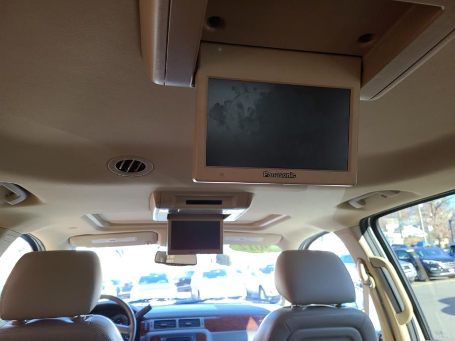 2012 Chevrolet Suburban 4WD 4dr 1500 LT, available for sale in Waterbury, Connecticut | National Auto Brokers, Inc.. Waterbury, Connecticut 2012 Chevrolet Suburban 4WD 4dr 1500 LT, available for sale in Waterbury, Connecticut | National Auto Brokers, Inc.. Waterbury, Connecticut