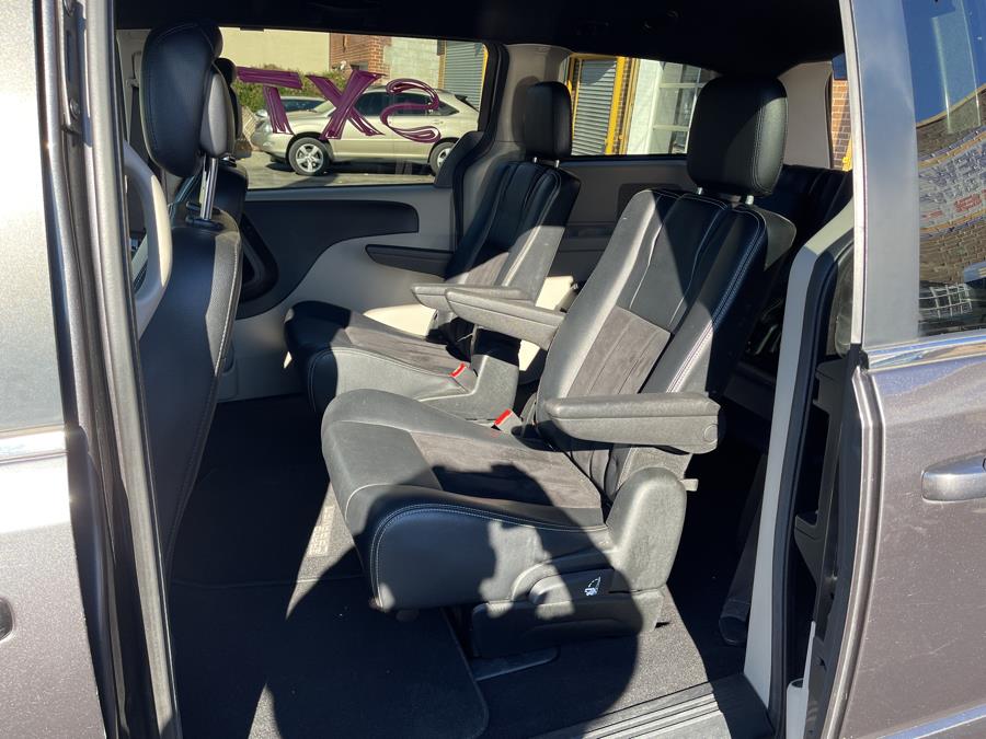 Used Dodge Grand Caravan SXT Wagon 2017 | New York Motors Group Solutions LLC. Bronx, New York Used Dodge Grand Caravan SXT Wagon 2017 | New York Motors Group Solutions LLC. Bronx, New York