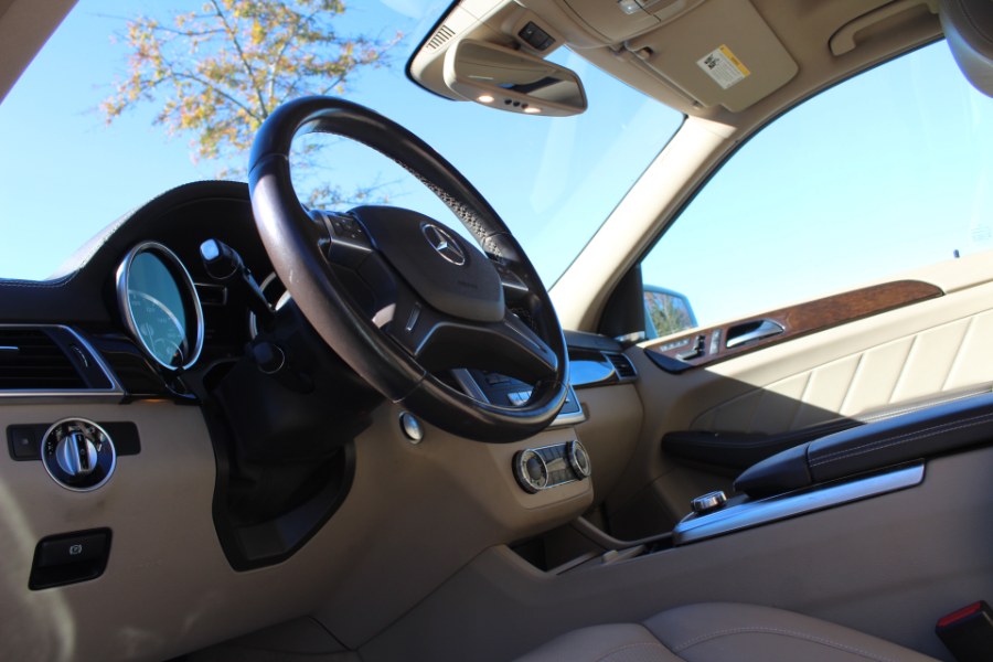 2016 Mercedes-Benz GL 4MATIC 4dr GL 450, available for sale in Great Neck, New York | Great Neck Car Buyers & Sellers. Great Neck, New York 2016 Mercedes-Benz GL 4MATIC 4dr GL 450, available for sale in Great Neck, New York | Great Neck Car Buyers & Sellers. Great Neck, New York
