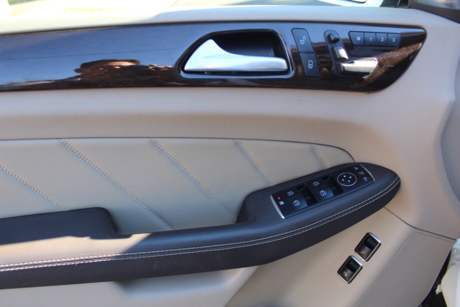 2016 Mercedes-Benz GL 4MATIC 4dr GL 450, available for sale in Great Neck, New York | Great Neck Car Buyers & Sellers. Great Neck, New York 2016 Mercedes-Benz GL 4MATIC 4dr GL 450, available for sale in Great Neck, New York | Great Neck Car Buyers & Sellers. Great Neck, New York