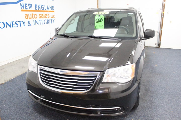 Used Chrysler Town & Country 4dr Wgn Touring 2014 | New England Auto Sales LLC. Plainville, Connecticut Used Chrysler Town & Country 4dr Wgn Touring 2014 | New England Auto Sales LLC. Plainville, Connecticut
