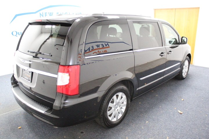 Used Chrysler Town & Country 4dr Wgn Touring 2014 | New England Auto Sales LLC. Plainville, Connecticut Used Chrysler Town & Country 4dr Wgn Touring 2014 | New England Auto Sales LLC. Plainville, Connecticut