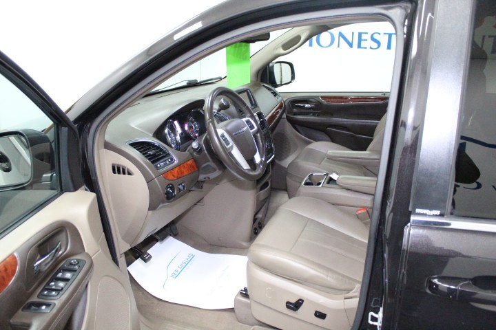 Used Chrysler Town & Country 4dr Wgn Touring 2014 | New England Auto Sales LLC. Plainville, Connecticut Used Chrysler Town & Country 4dr Wgn Touring 2014 | New England Auto Sales LLC. Plainville, Connecticut