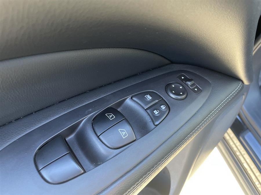 2016 Nissan Pathfinder 4WD 4dr SV, available for sale in Stratford, Connecticut | Wiz Leasing Inc. Stratford, Connecticut 2016 Nissan Pathfinder 4WD 4dr SV, available for sale in Stratford, Connecticut | Wiz Leasing Inc. Stratford, Connecticut