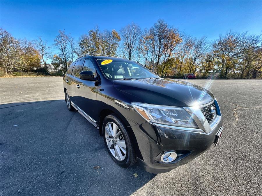 2016 Nissan Pathfinder 4WD 4dr SV, available for sale in Stratford, Connecticut | Wiz Leasing Inc. Stratford, Connecticut