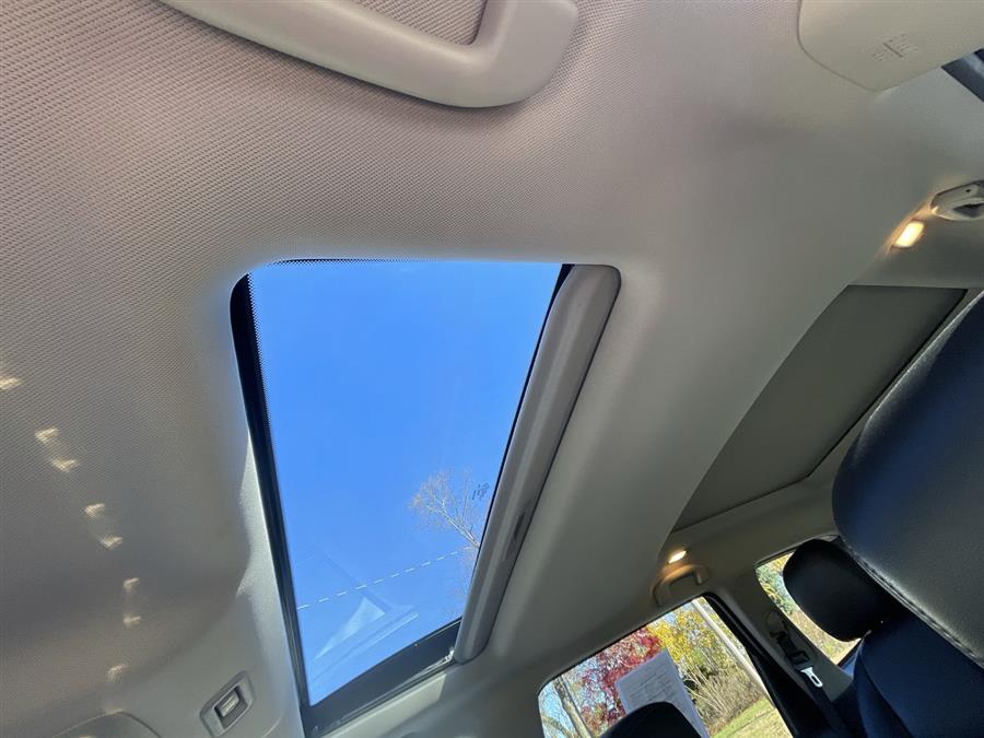 2016 Nissan Pathfinder 4WD 4dr SV, available for sale in Stratford, Connecticut | Wiz Leasing Inc. Stratford, Connecticut 2016 Nissan Pathfinder 4WD 4dr SV, available for sale in Stratford, Connecticut | Wiz Leasing Inc. Stratford, Connecticut