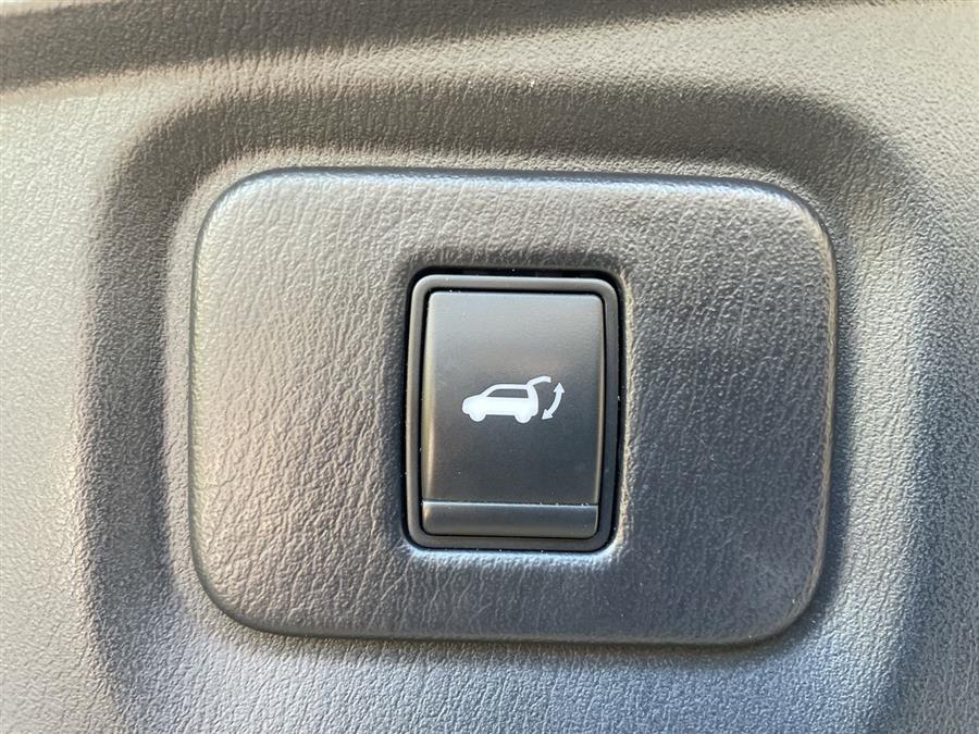 2016 Nissan Pathfinder 4WD 4dr SV, available for sale in Stratford, Connecticut | Wiz Leasing Inc. Stratford, Connecticut 2016 Nissan Pathfinder 4WD 4dr SV, available for sale in Stratford, Connecticut | Wiz Leasing Inc. Stratford, Connecticut